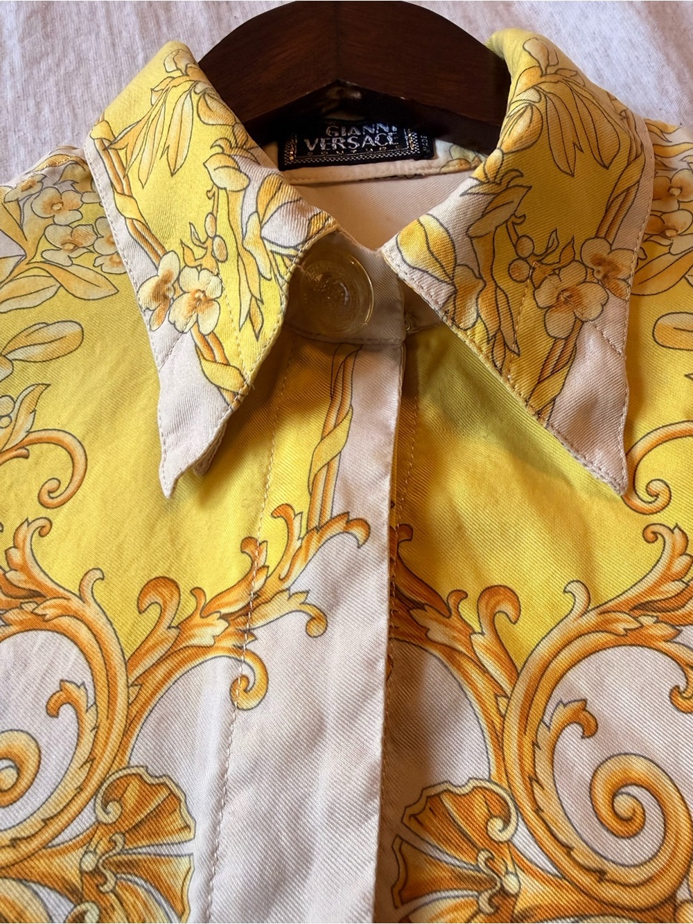 Vintage Gianni Versace Couture Baroque “Vase and Chalice” Print Silk Blouse - Picture 6 of 10